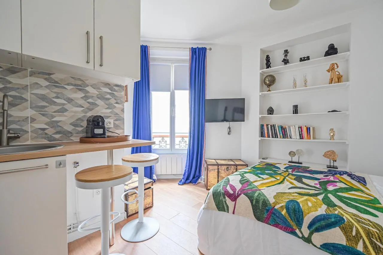Studio Parisien - Gare De L'Est - Gare Du Nord - Republique Apartment